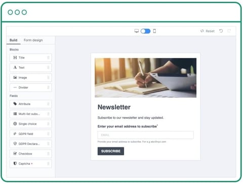 The form builder on Sendinblue is simple and intuitive